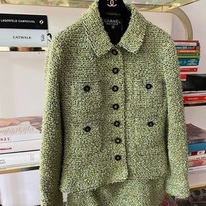 Stunning fall 94 runway green suit